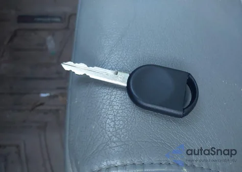 2005 Ford Mustang V6 Deluxe/V6 Premium из США, поврежденный, VIN 1ZVFT80N955159117